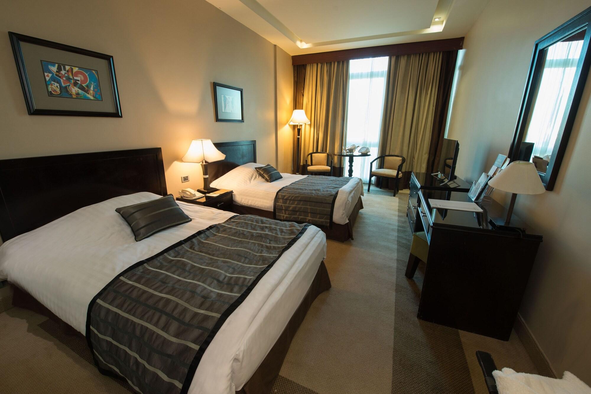 Century Park Hotel Amman Zewnętrze zdjęcie