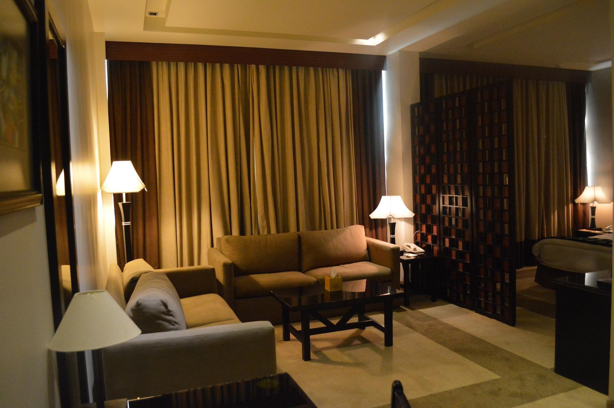 Century Park Hotel Amman Zewnętrze zdjęcie