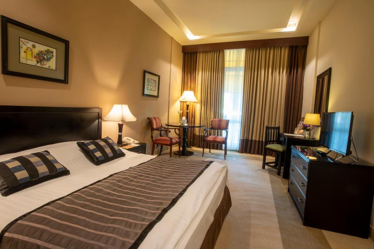Century Park Hotel Amman Zewnętrze zdjęcie