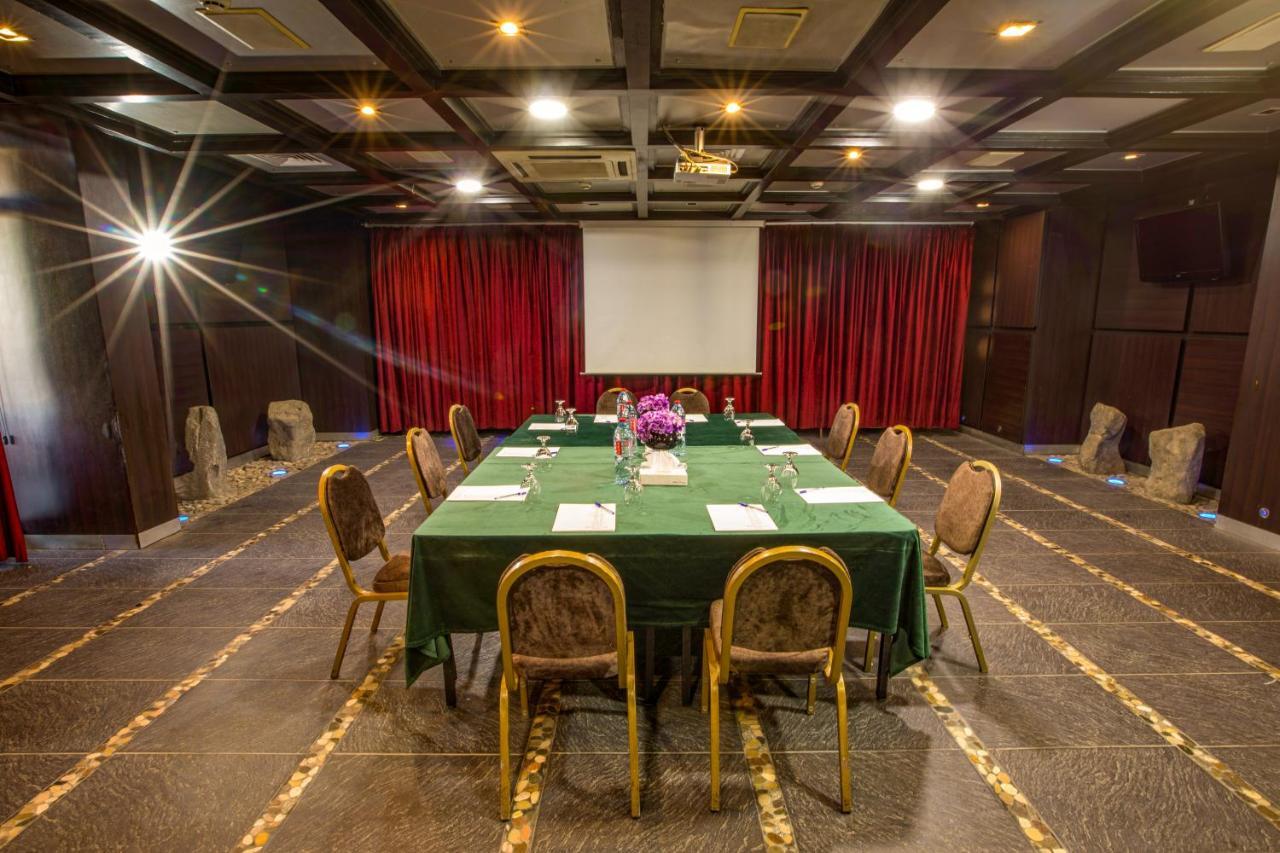Century Park Hotel Amman Zewnętrze zdjęcie